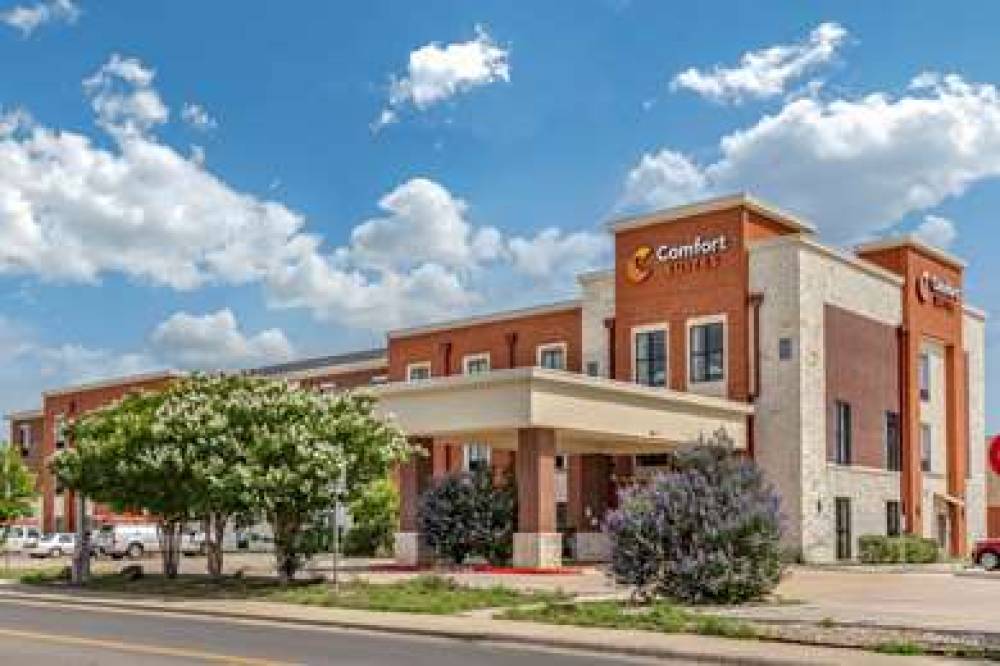 Comfort Suites