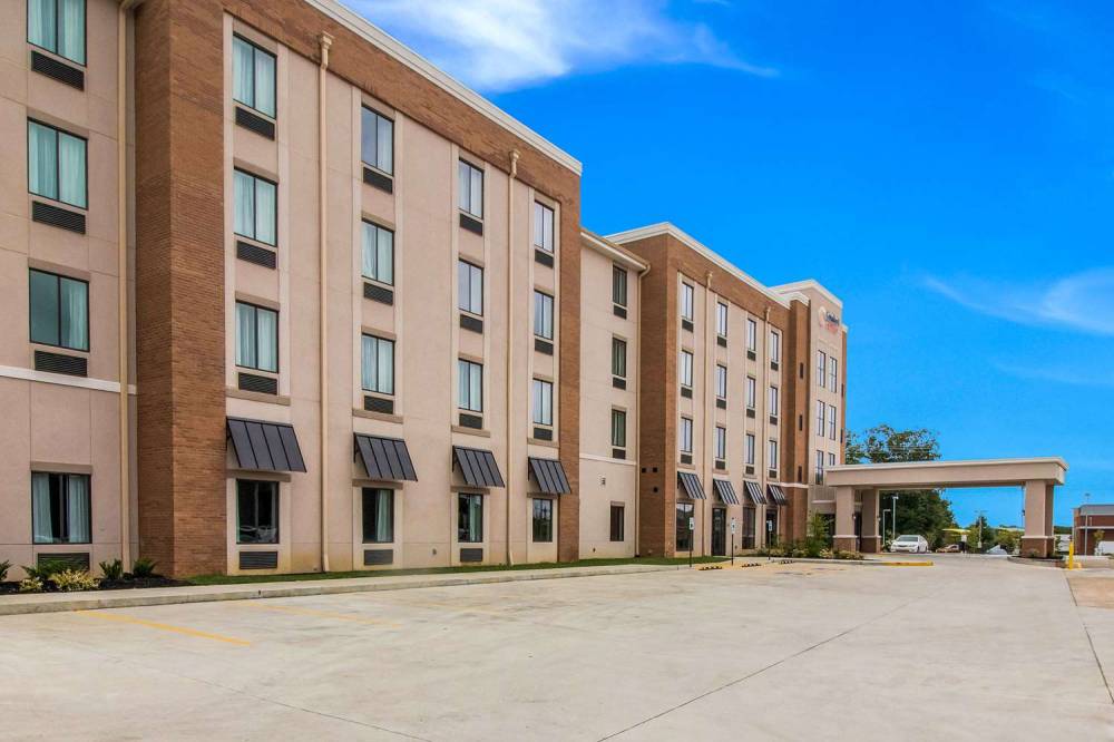 COMFORT SUITES 3