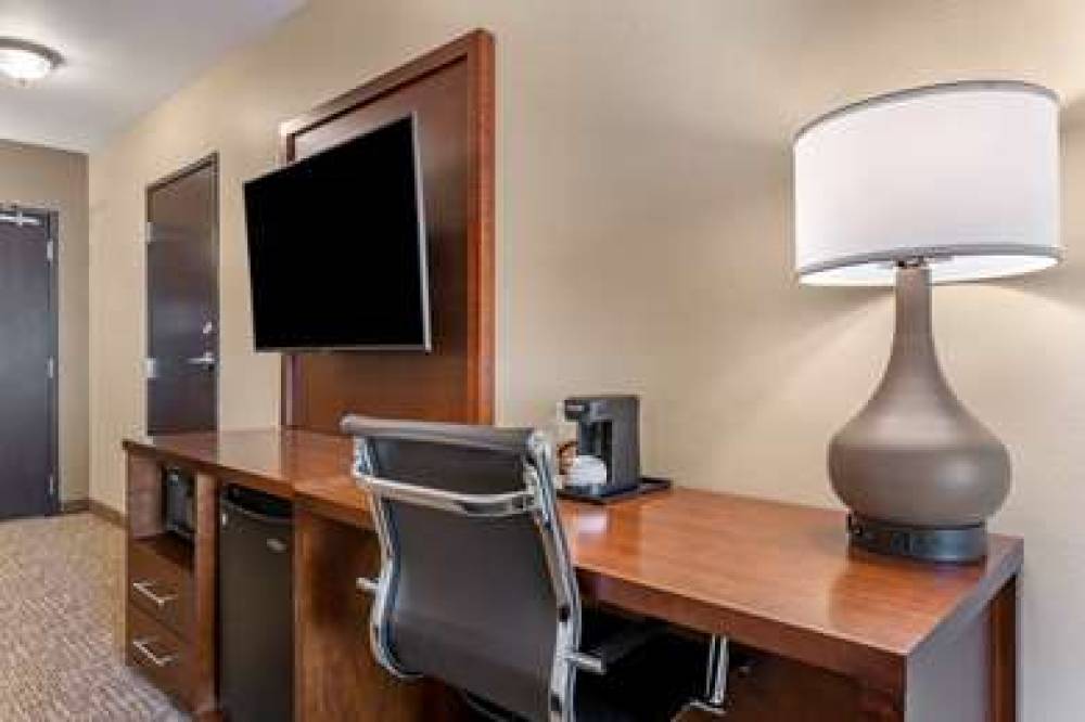 COMFORT SUITES DAYTONA BEACH-SPEEDW 8