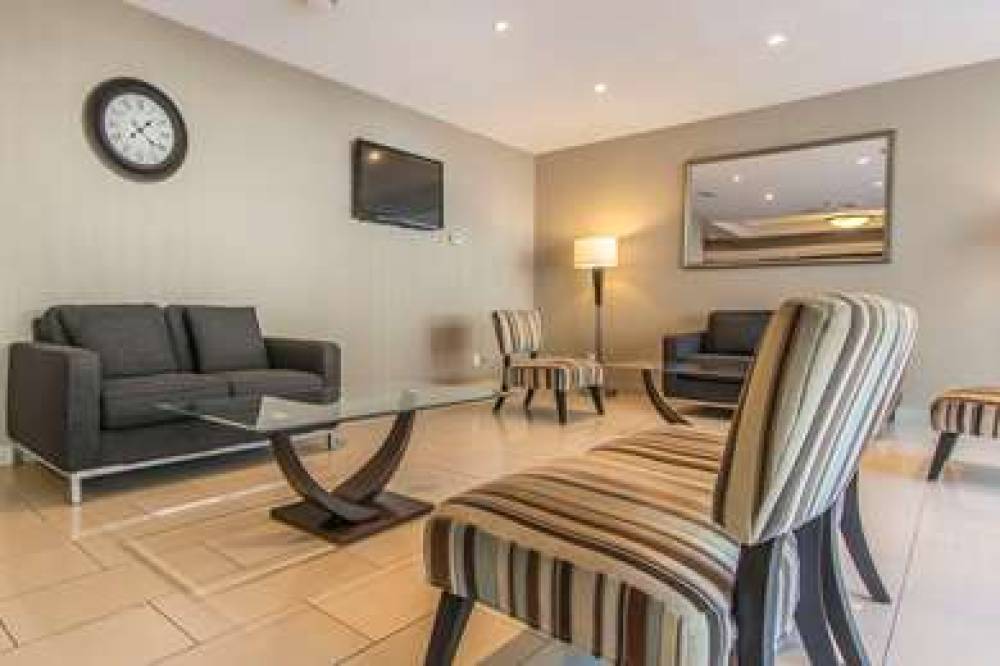 COMFORT SUITES DOWNTOWN 8