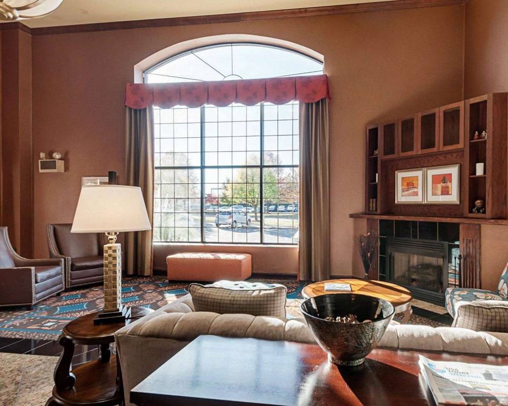 Comfort Suites Dulles Airport 9
