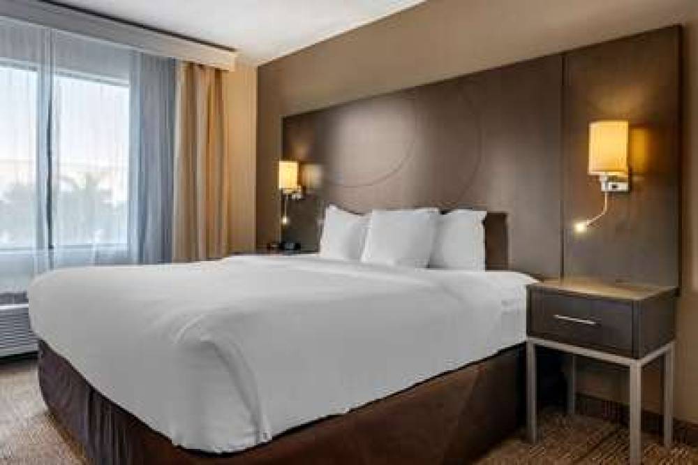 Comfort Suites Fort Pierce I-95 6