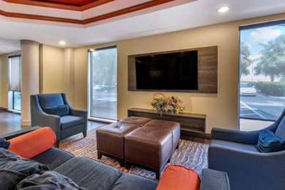 Comfort Suites Fort Pierce I-95 4