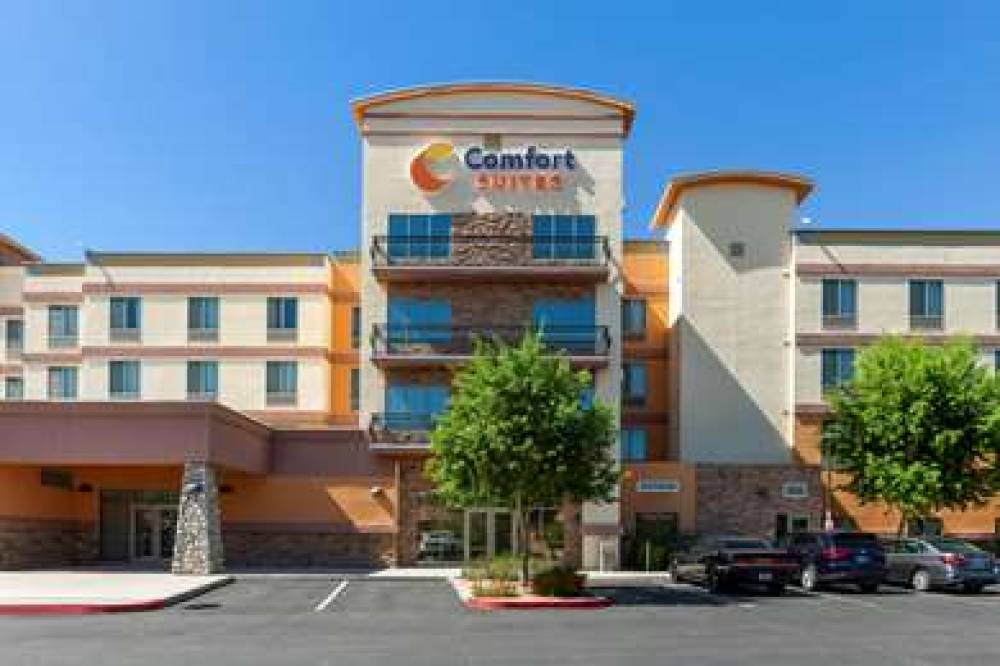 Comfort Suites Glendale State Farm Stadium Area