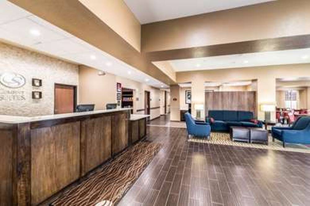 Comfort Suites Grand Prairie - Arlington North 9