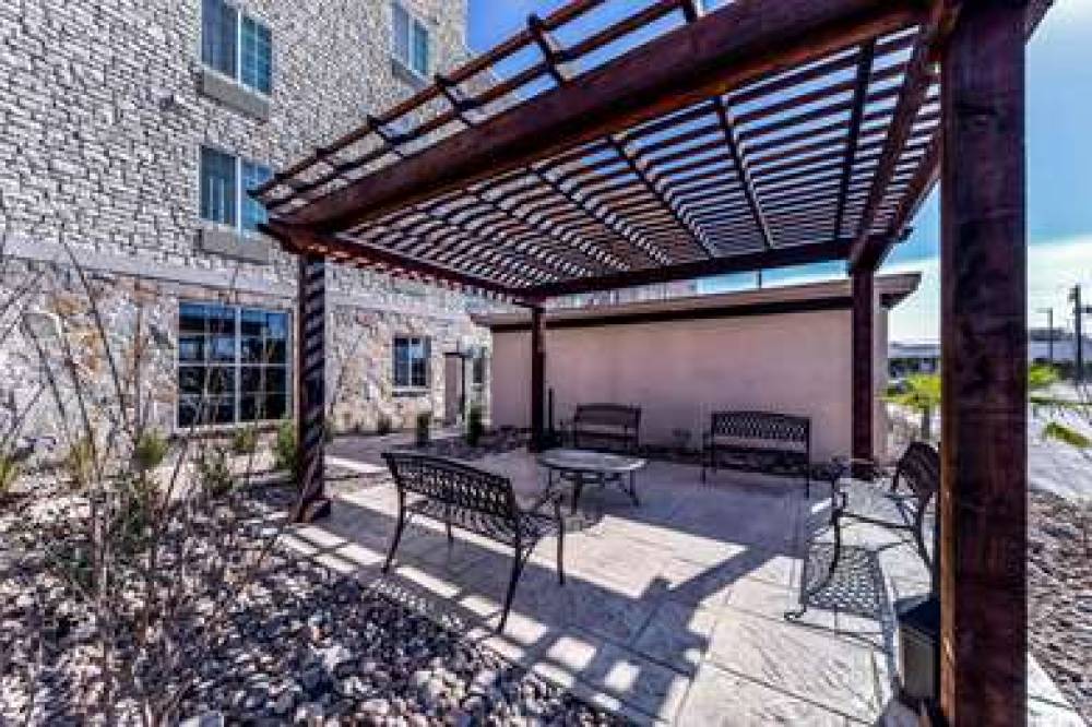 Comfort Suites Grand Prairie - Arlington North 3