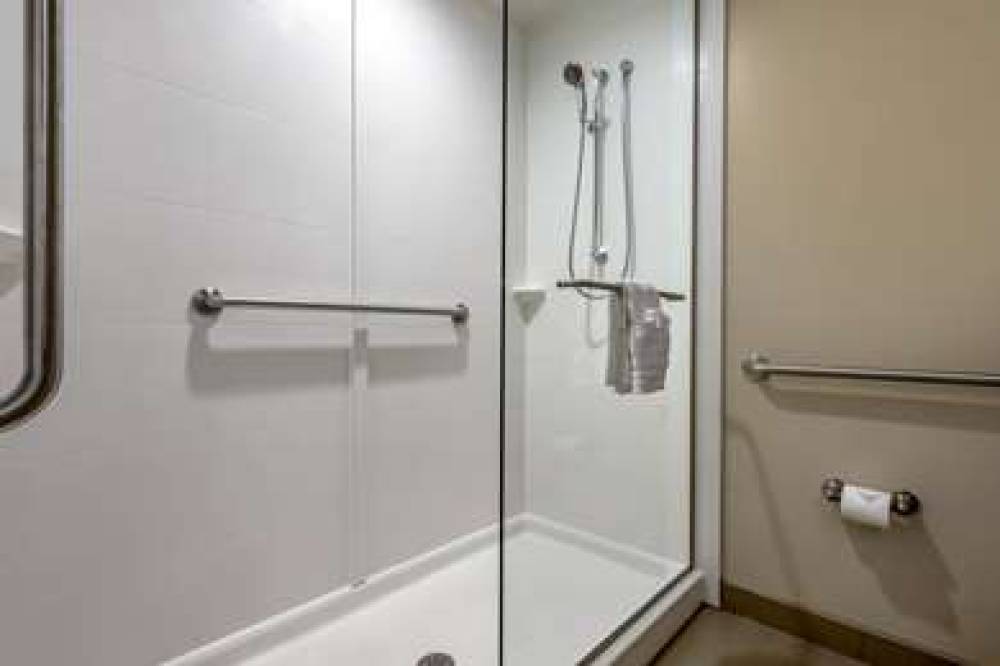 Comfort Suites Hotel And Conference Center 9