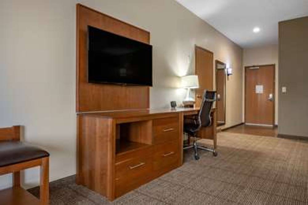 Comfort Suites Hotel And Conference Center 7