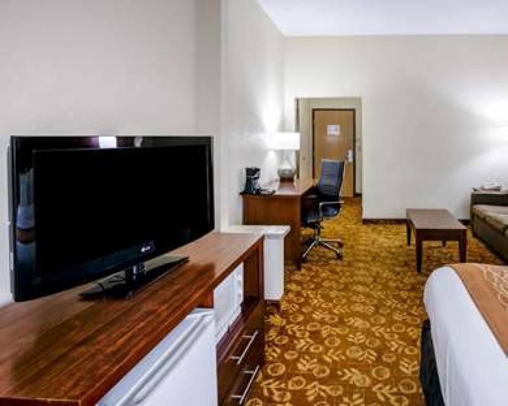Comfort Suites Kansas City-Liberty 4
