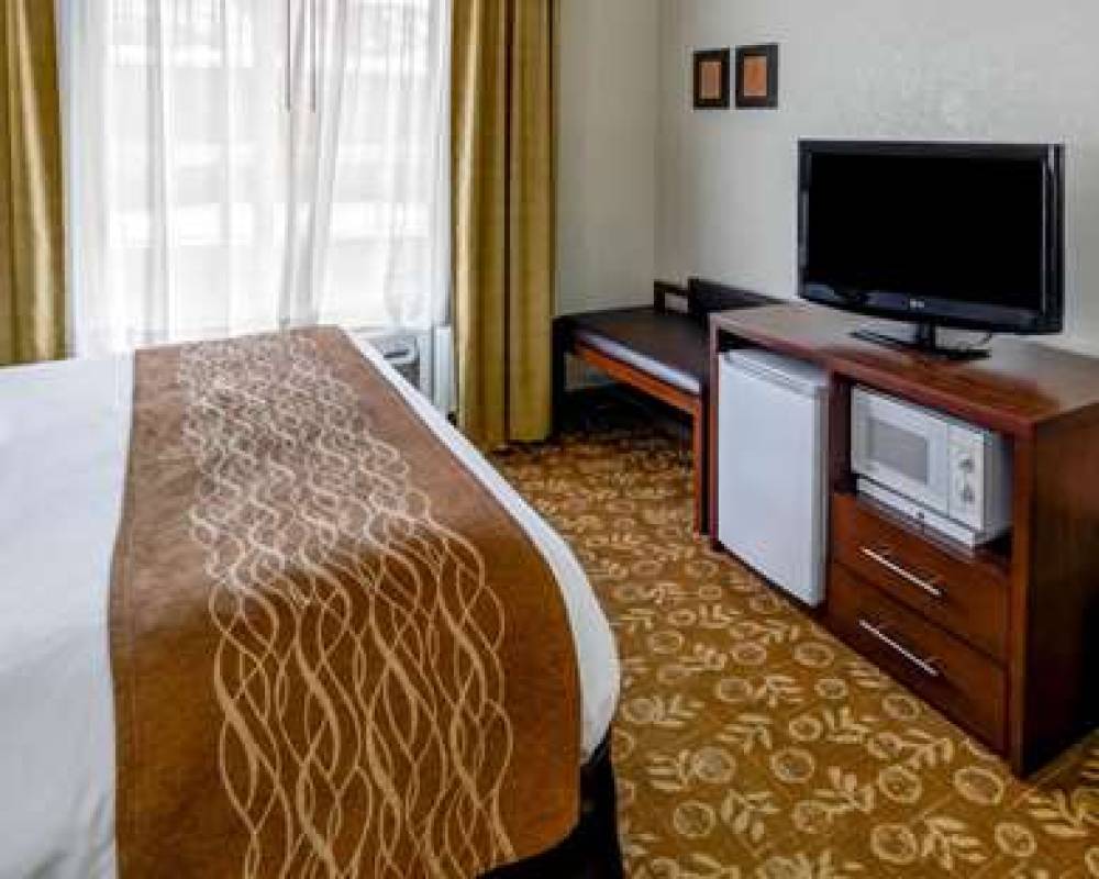 Comfort Suites Kansas City-Liberty 5