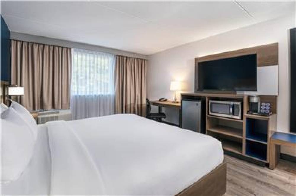 COMFORT SUITES KINGSTON CENTRAL 1