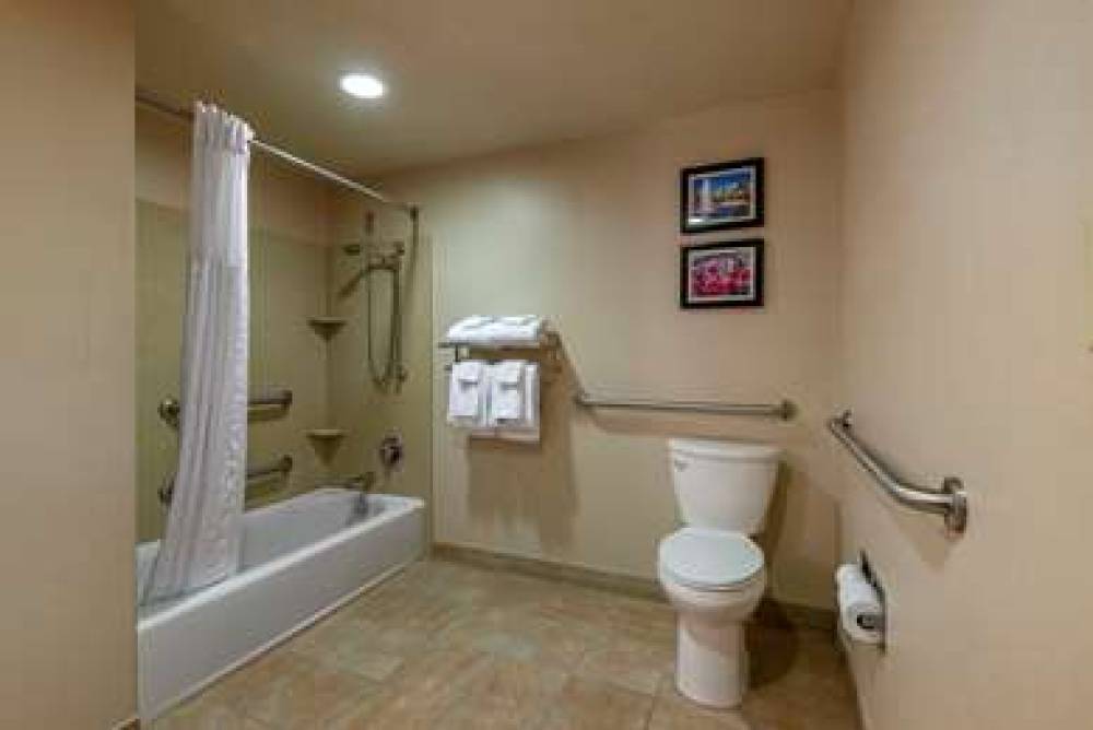 Comfort Suites Lake Norman - Huntersville 7