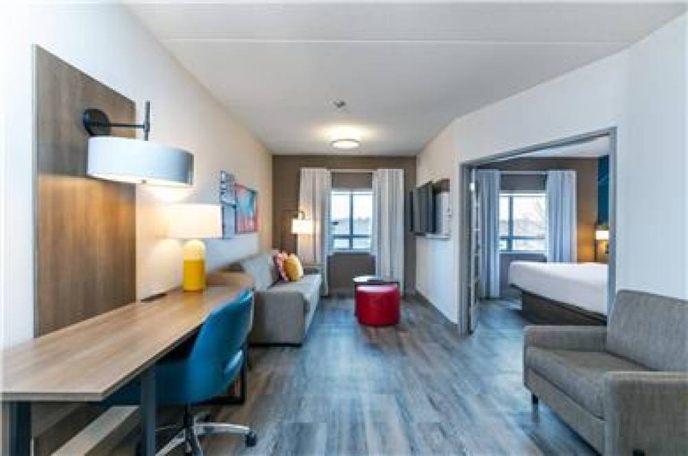 COMFORT SUITES LONDON 8