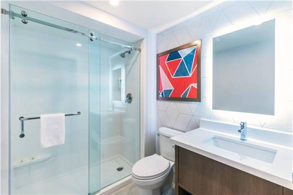 COMFORT SUITES LONDON 1