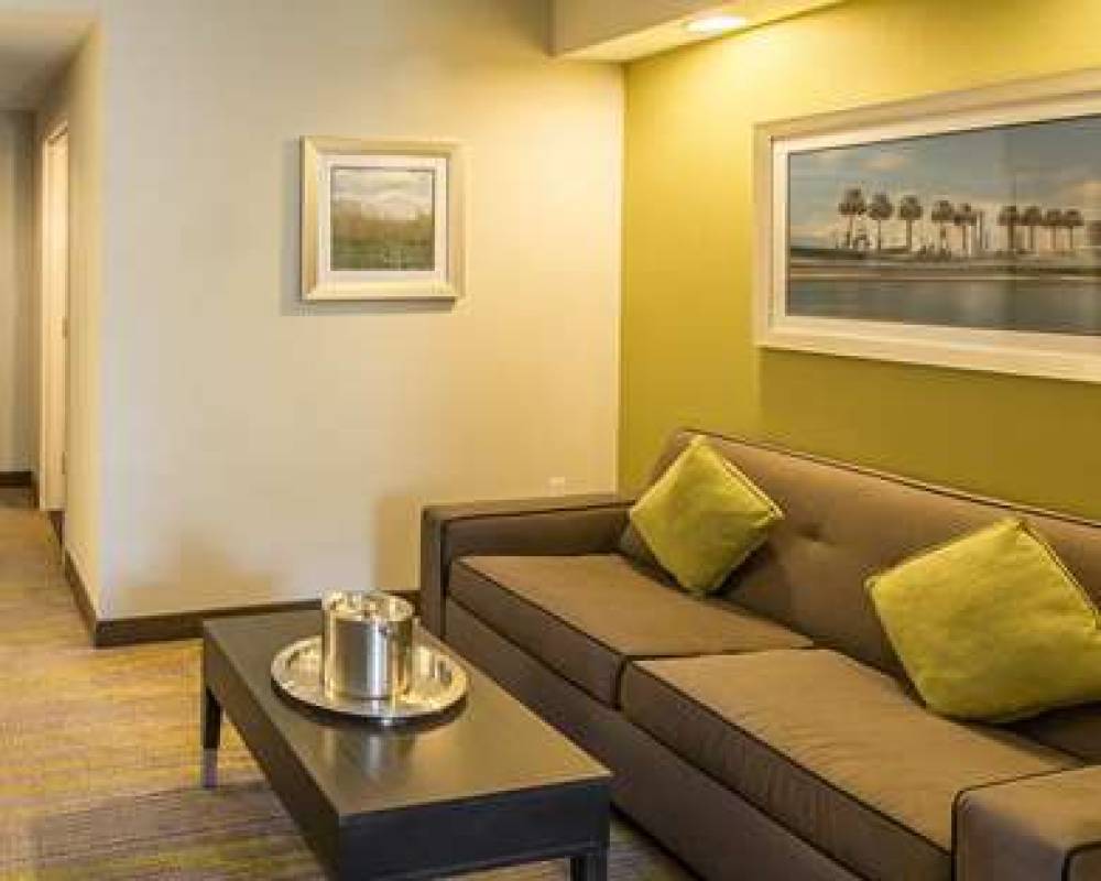 Comfort Suites Miami Airport North 9