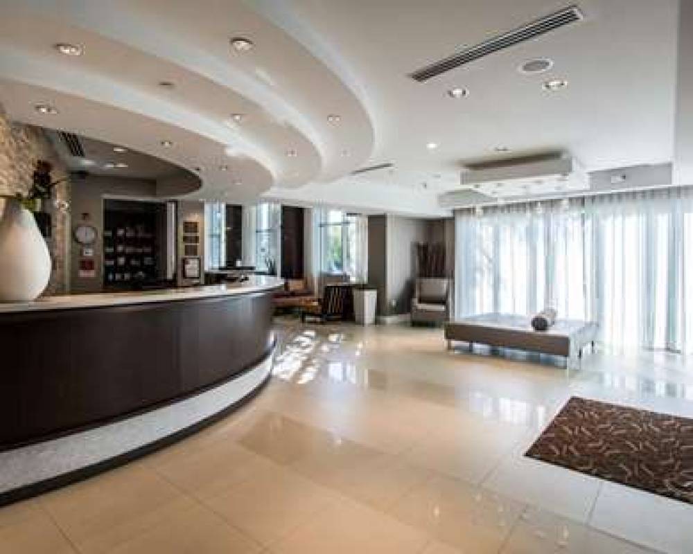 Comfort Suites Miami Airport North 3