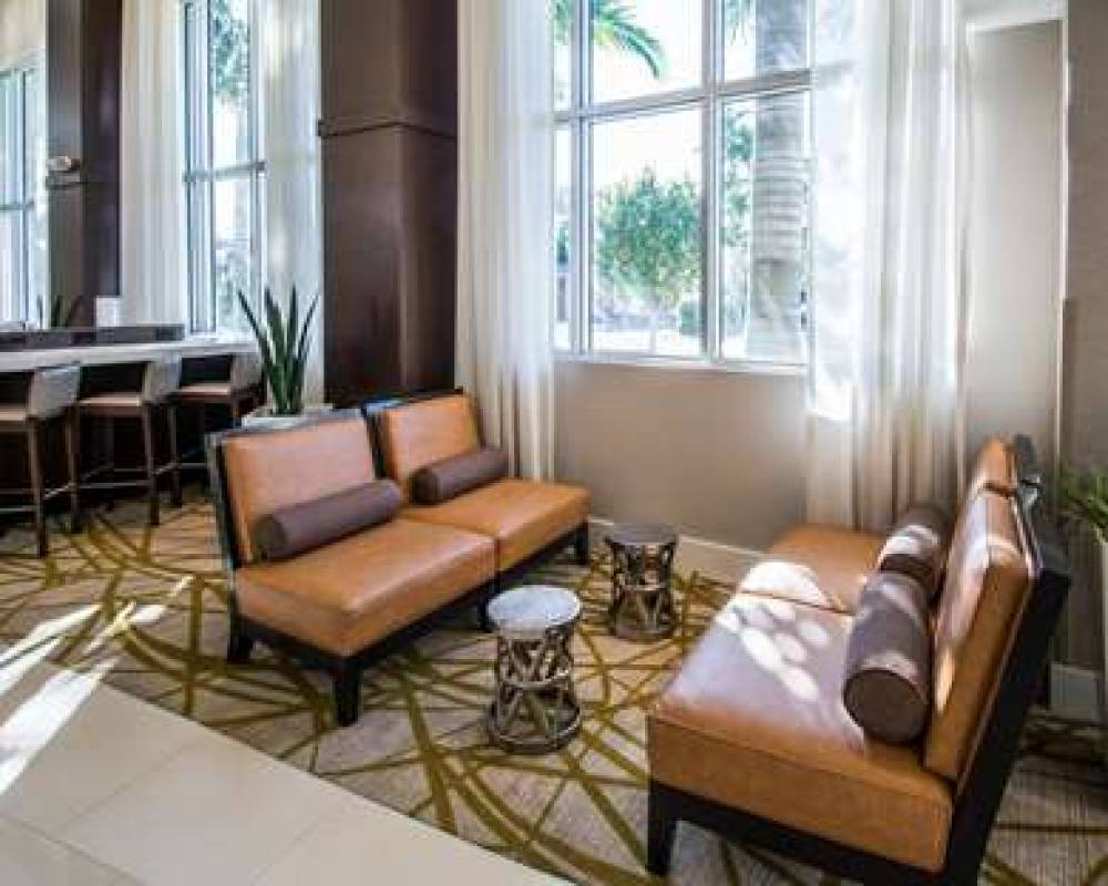 Comfort Suites Miami Airport North 2