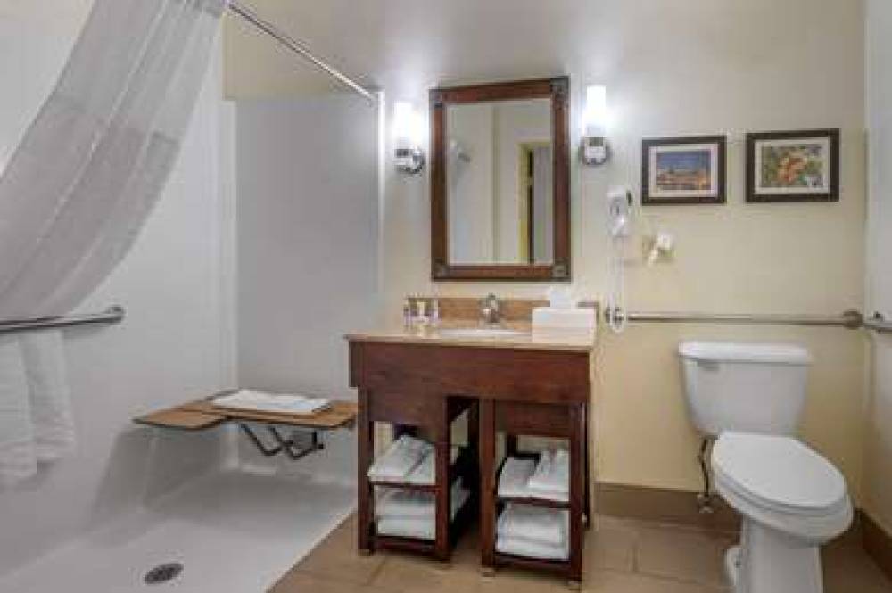 Comfort Suites Miamisburg - Dayton South 4