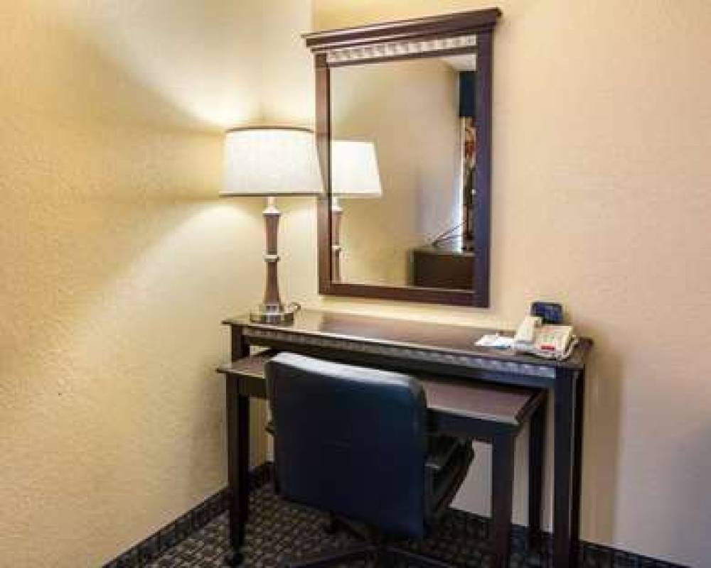 COMFORT SUITES NACOGDOCHES 9