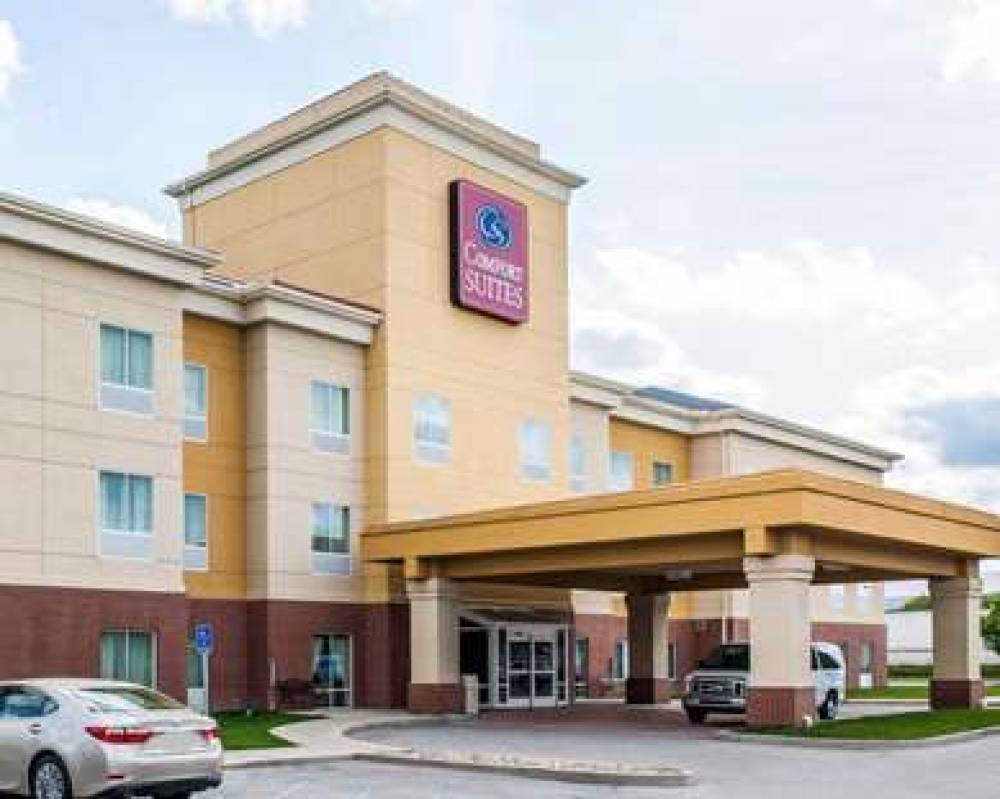 Comfort Suites Near Indianapolis Airport 1