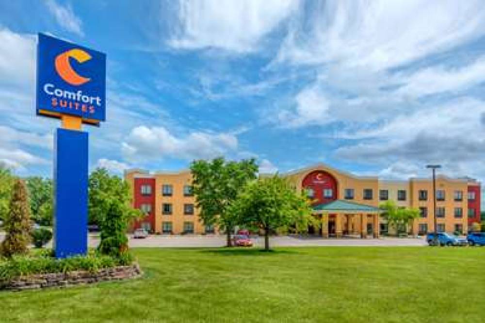 Comfort Suites Near Route 66 1