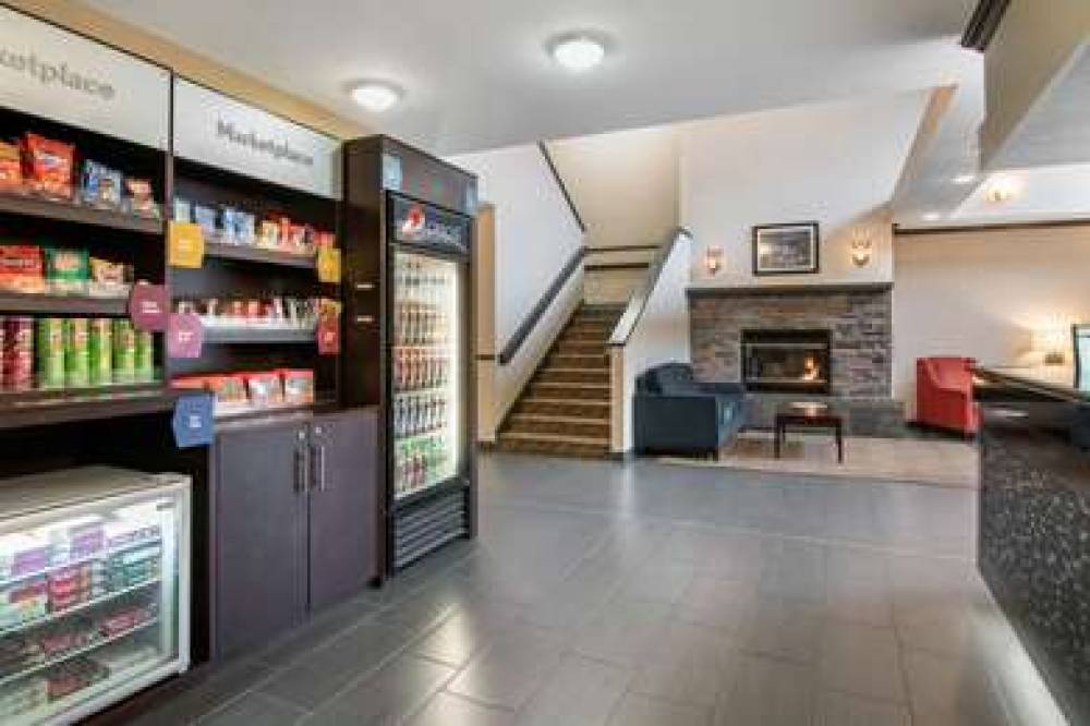 Comfort Suites Near Vancouver Mall 6