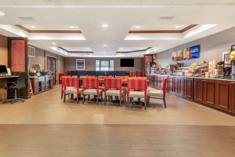 Comfort Suites Newark - Harrison 3