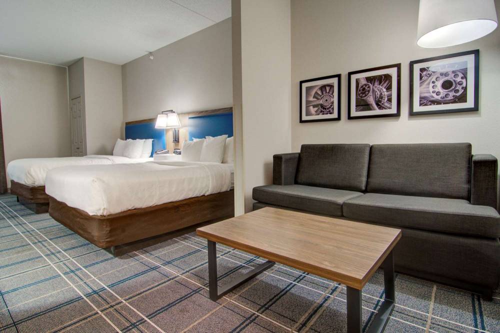 Comfort Suites Newport News Airport 6