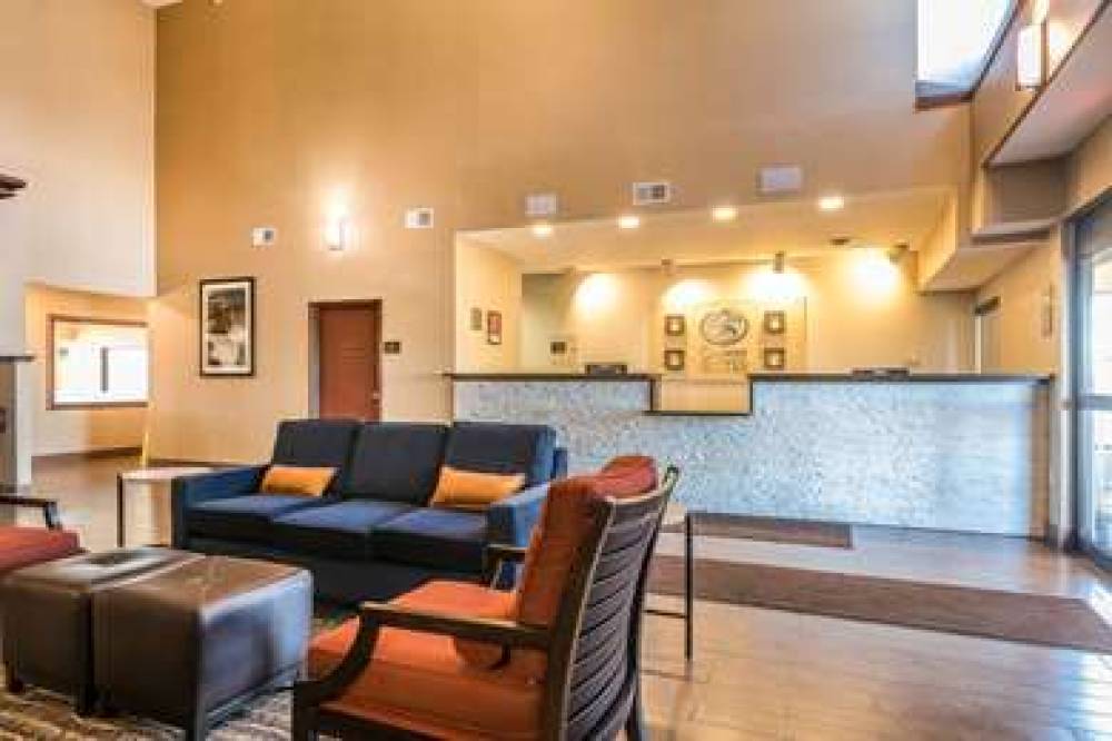 Comfort Suites North 2