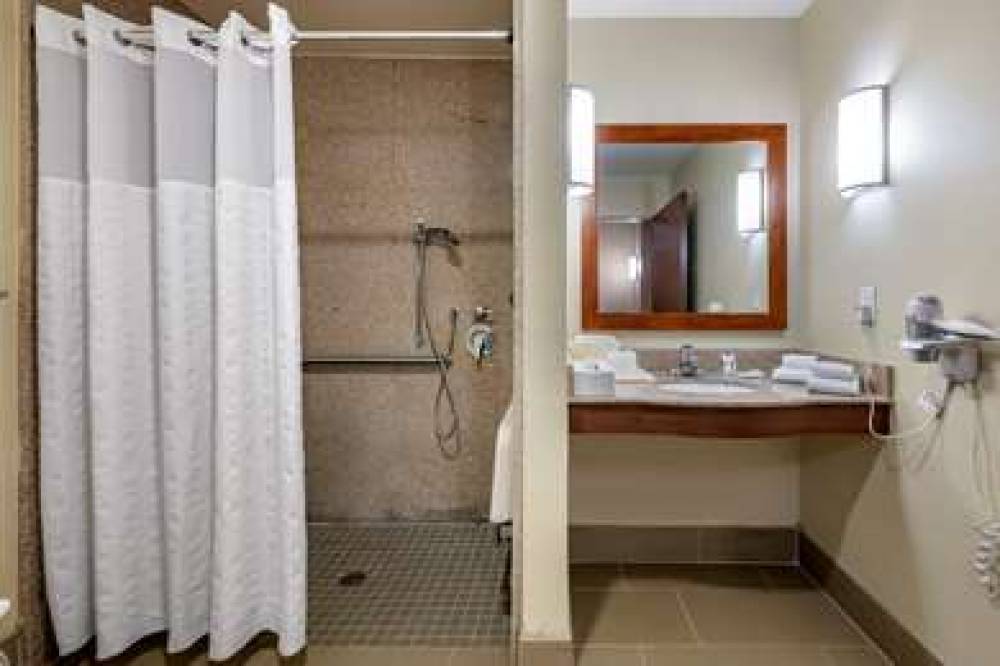 Comfort Suites Orlando Airport 9