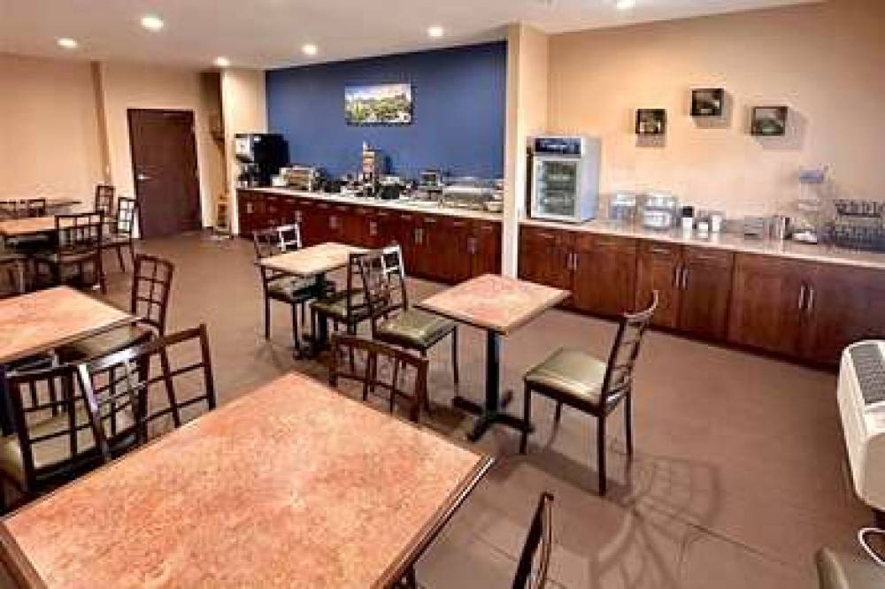 BAYMONT BY WYNDHAM PHOENIX NORTH 5
