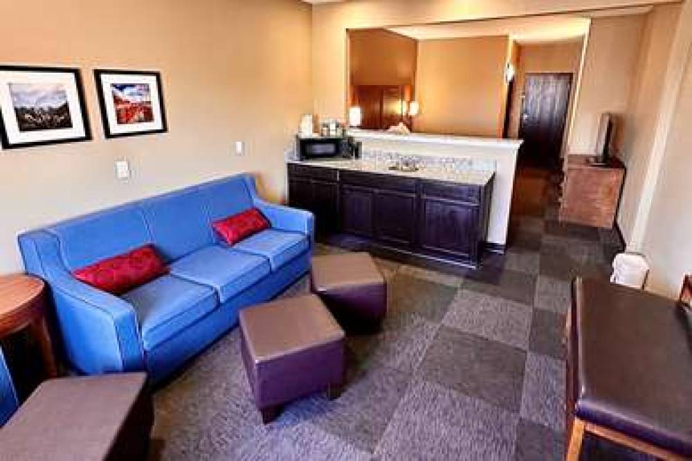 BAYMONT BY WYNDHAM PHOENIX NORTH 10