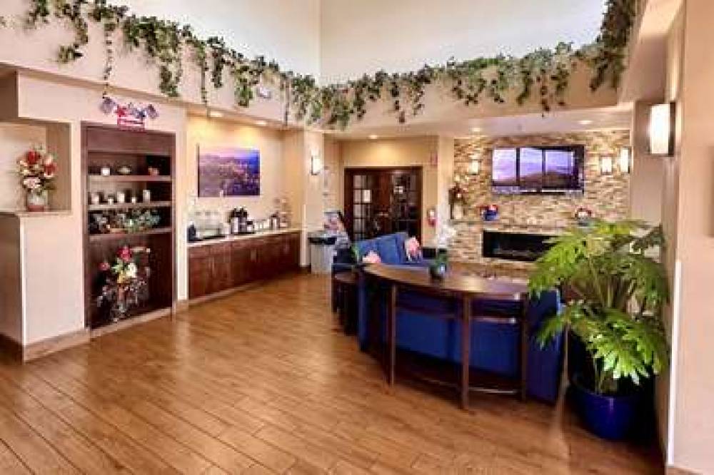 BAYMONT BY WYNDHAM PHOENIX NORTH 3