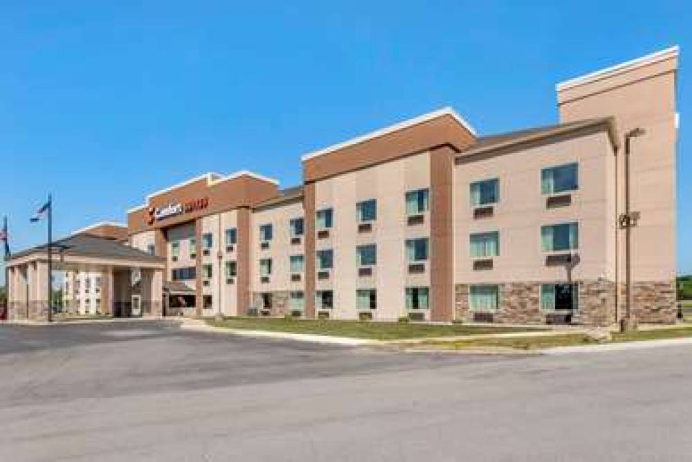 Comfort Suites South 2