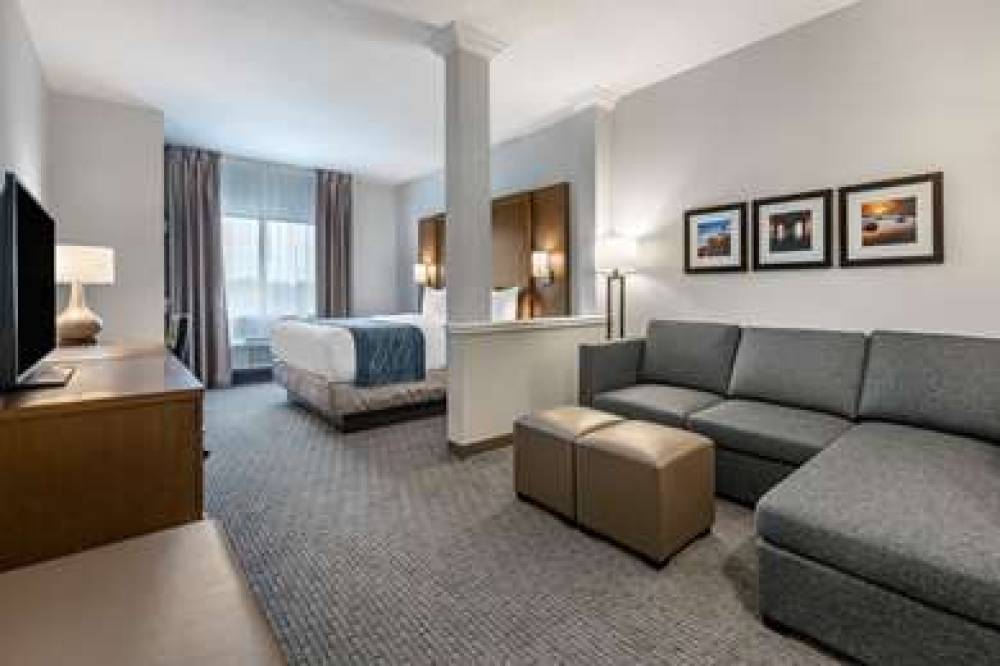 COMFORT SUITES STUART-HUTCHINSON IS 6