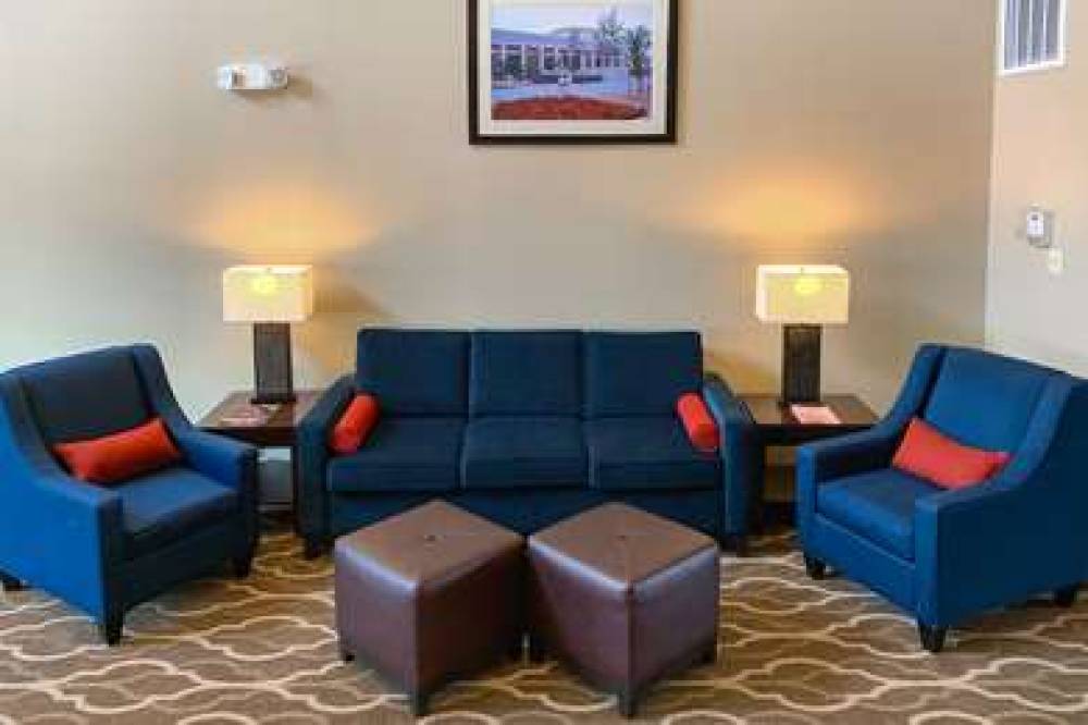 Comfort Suites Texas Ave. 5
