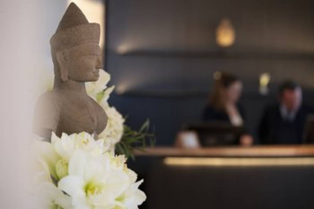 COMO The Halkin London 9
