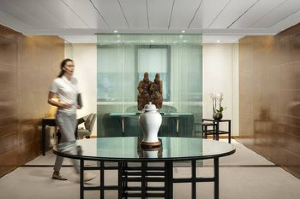 COMO The Halkin London 10