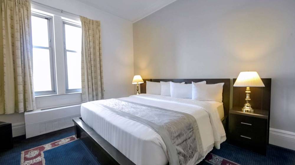 Congress Plaza Hotel 4