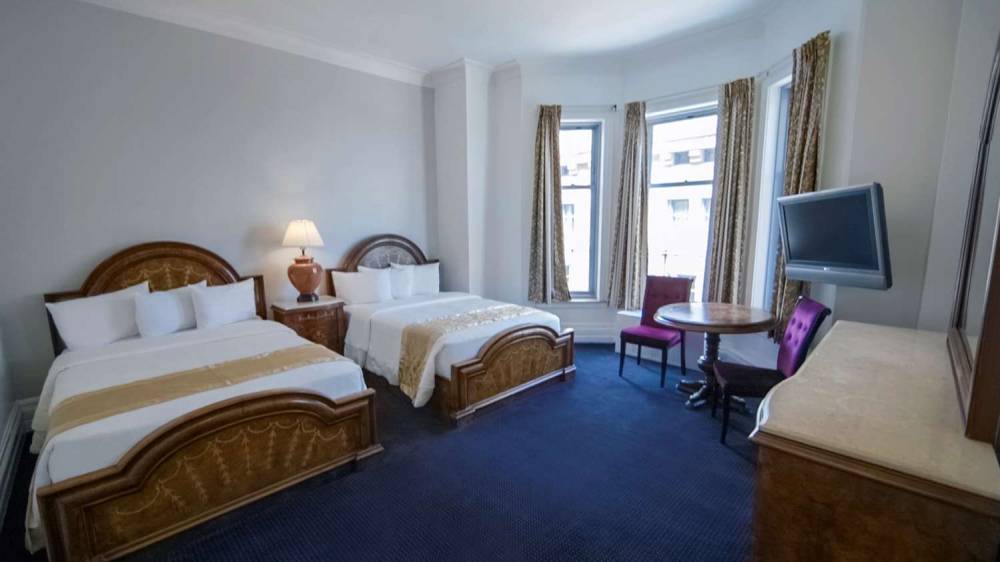 Congress Plaza Hotel 8