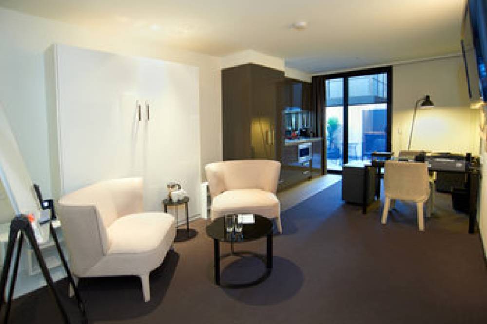 CORPORATE LIVING HAWTHORN 7