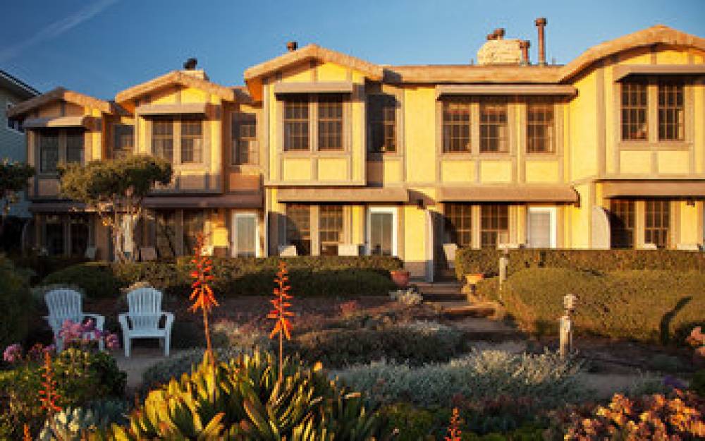 Cottage Inn By The Sea