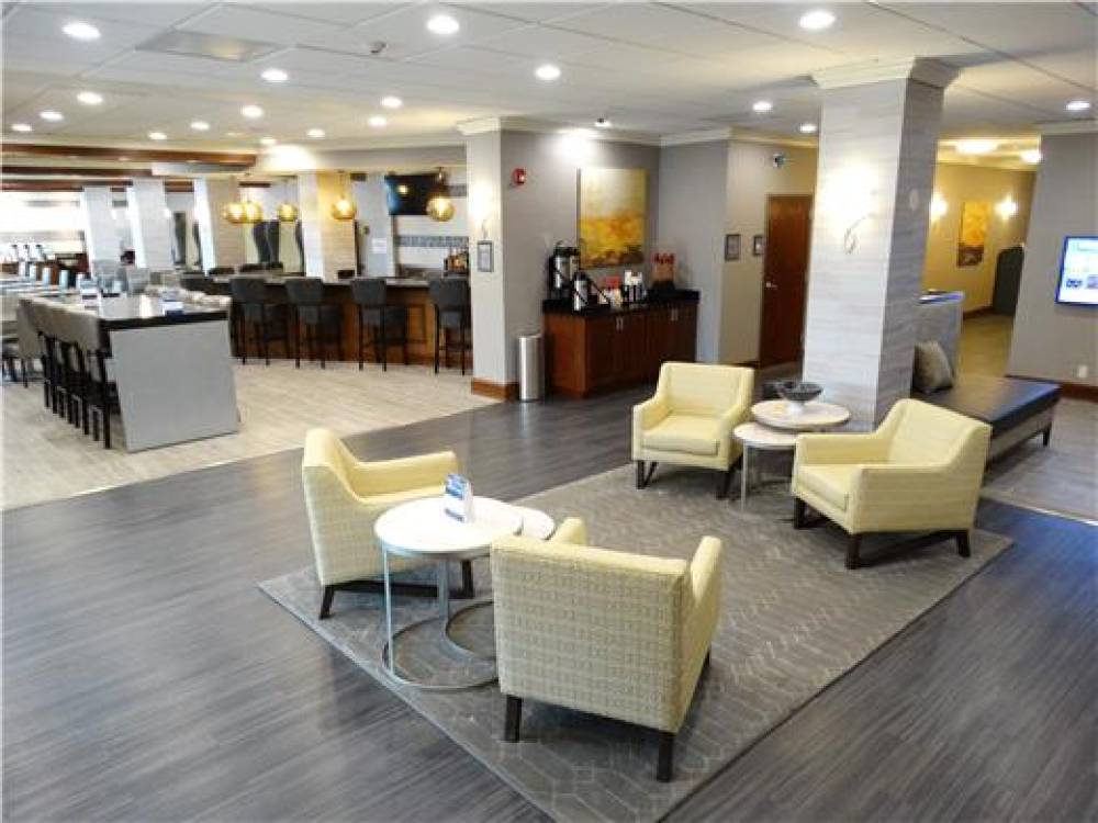 COTTONWOOD AIRPORT AND EXPO HOTEL L 10