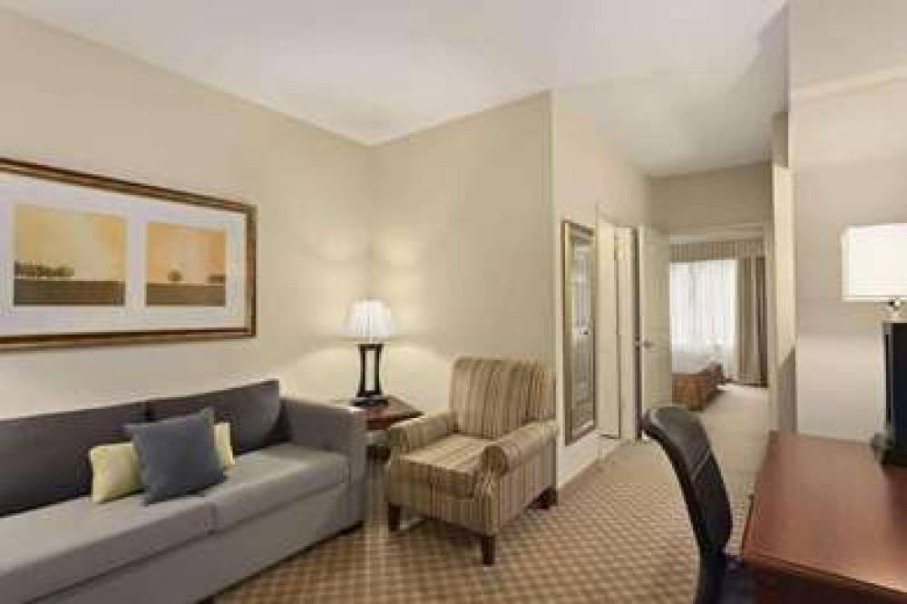 COUNTRY INN AND SUITES BY RADISSON 6
