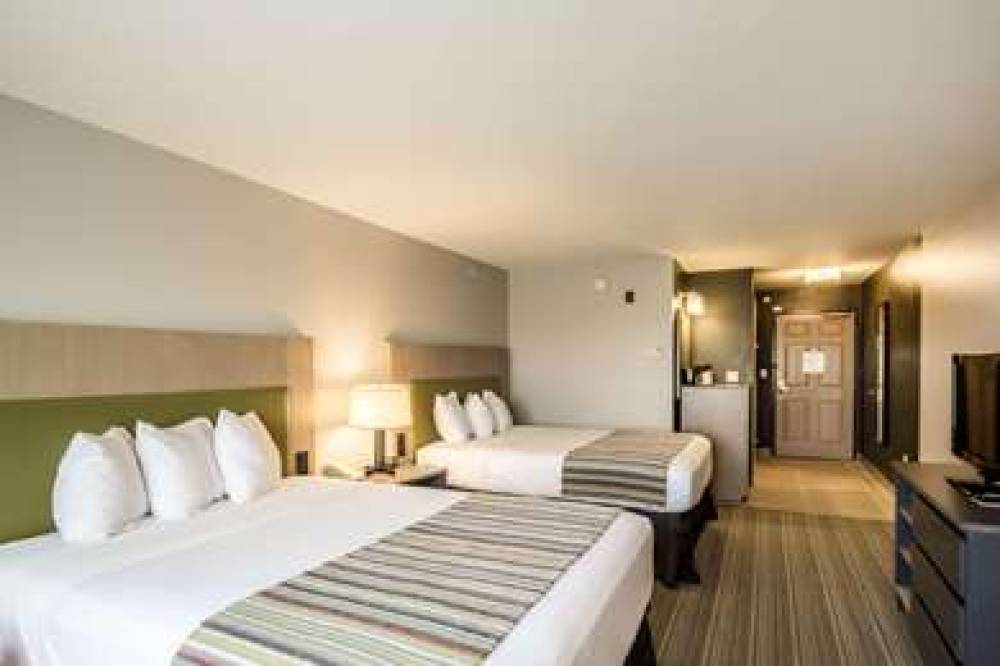 COUNTRY INN AND SUITES BY RADISSON 9