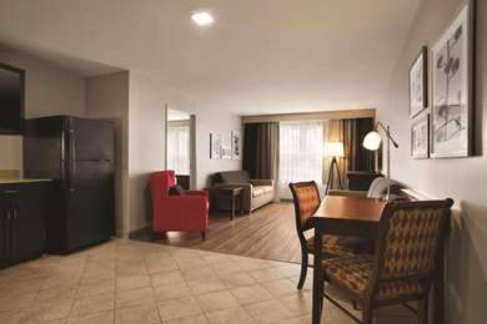 COUNTRY INN AND SUITES BY RADISSON 9