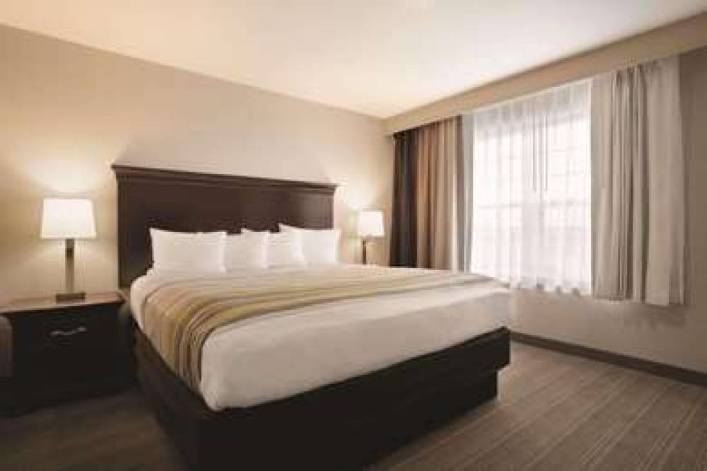 COUNTRY INN AND SUITES BY RADISSON 6