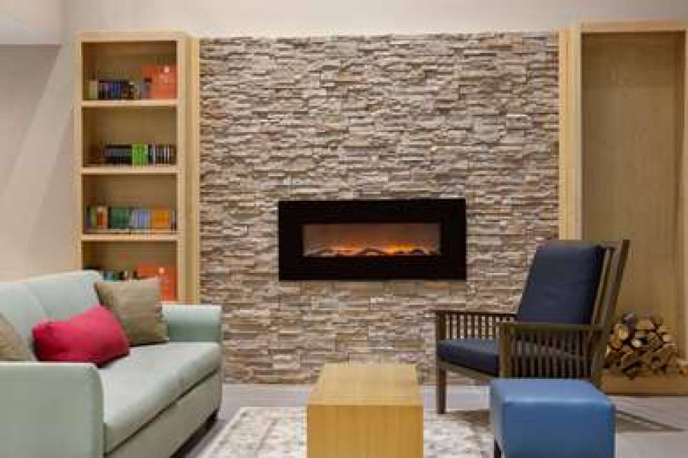 COUNTRY INN AND SUITES BY RADISSON 2