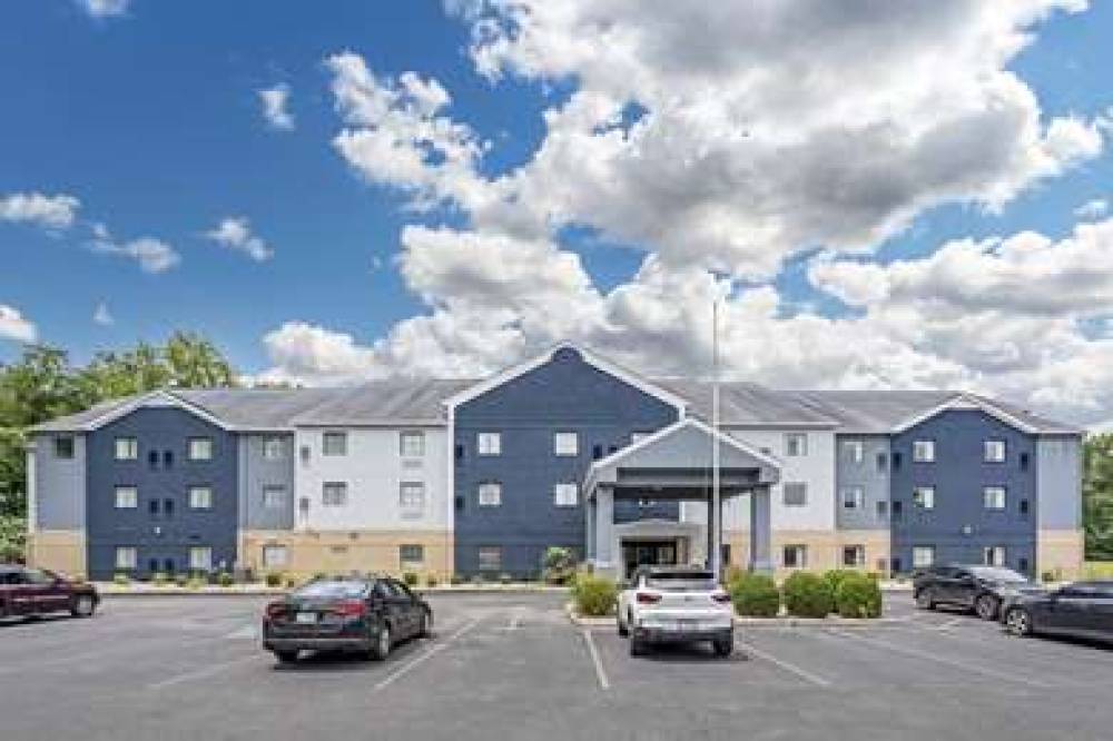 COUNTRY INN AND SUITES BY RADISSON 10