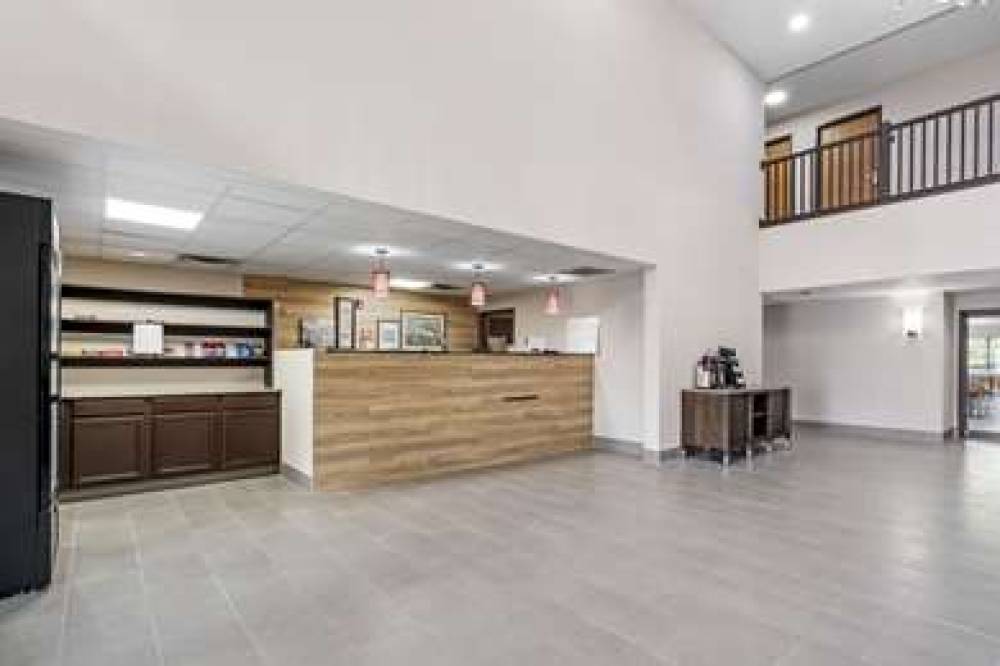COUNTRY INN AND SUITES BY RADISSON 2